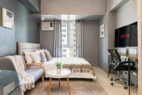 Furnished Studio in Avida Towers Riala, Cebu IT Park with Pool, Fast WiFi, Netflix and More